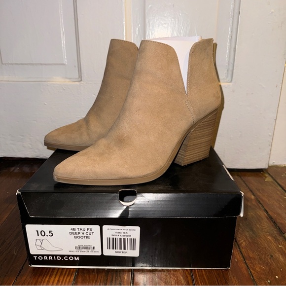 Torrid | Beige Pointed Toe V-Cut Bootie | 10 Extra Wide Width - Picture 5 of 15